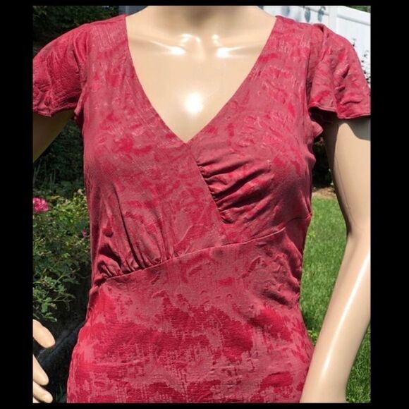 ANDREW MARC RED TEXTURED PATTERN FITTED DRESS 6 - Picture 2 of 5